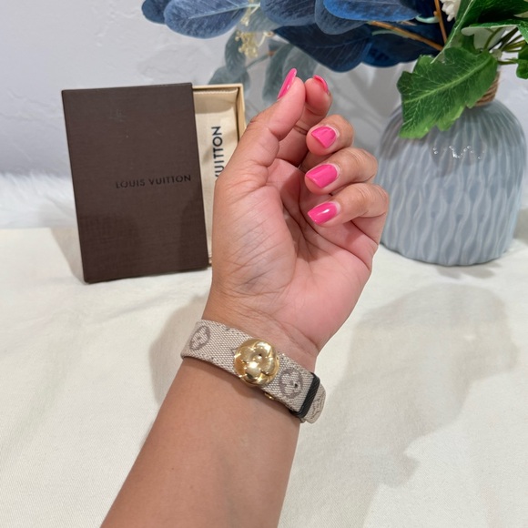 BUNDLE OF 2✨Louis Vuitton Minilin Wish Bracelet & Blooming Bracelet - Picture 16 of 16